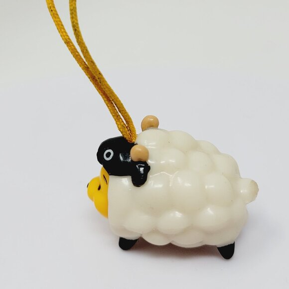Winnie The Pooh Peek-A-Pooh Sheep Pooh Phone Charm Series 3 Animal Figures - Picture 3 of 3